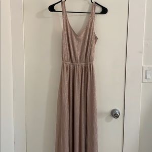Flowy bridesmaid’s dress